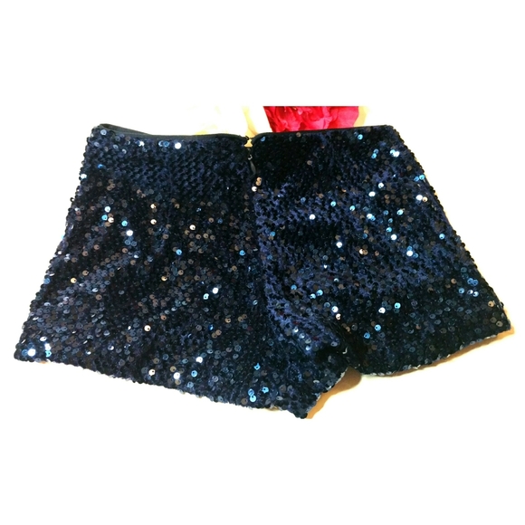Gorgeous Royal blue Velvet shorts with Sequins - Picture 3 of 5